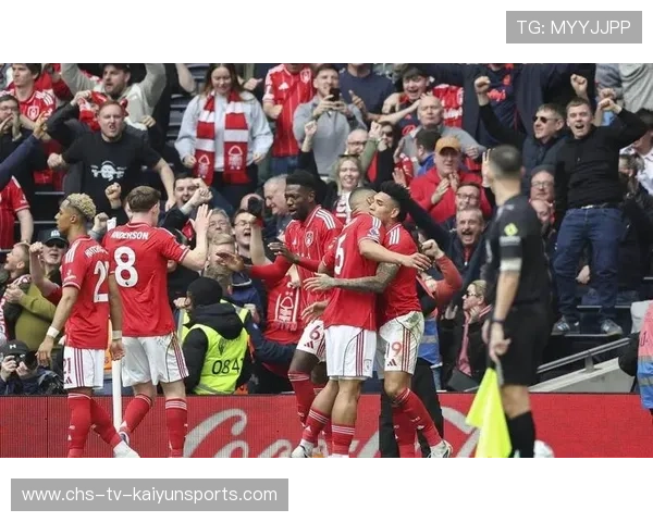 曼联备战热刺,球队火力全开,战术调整关键